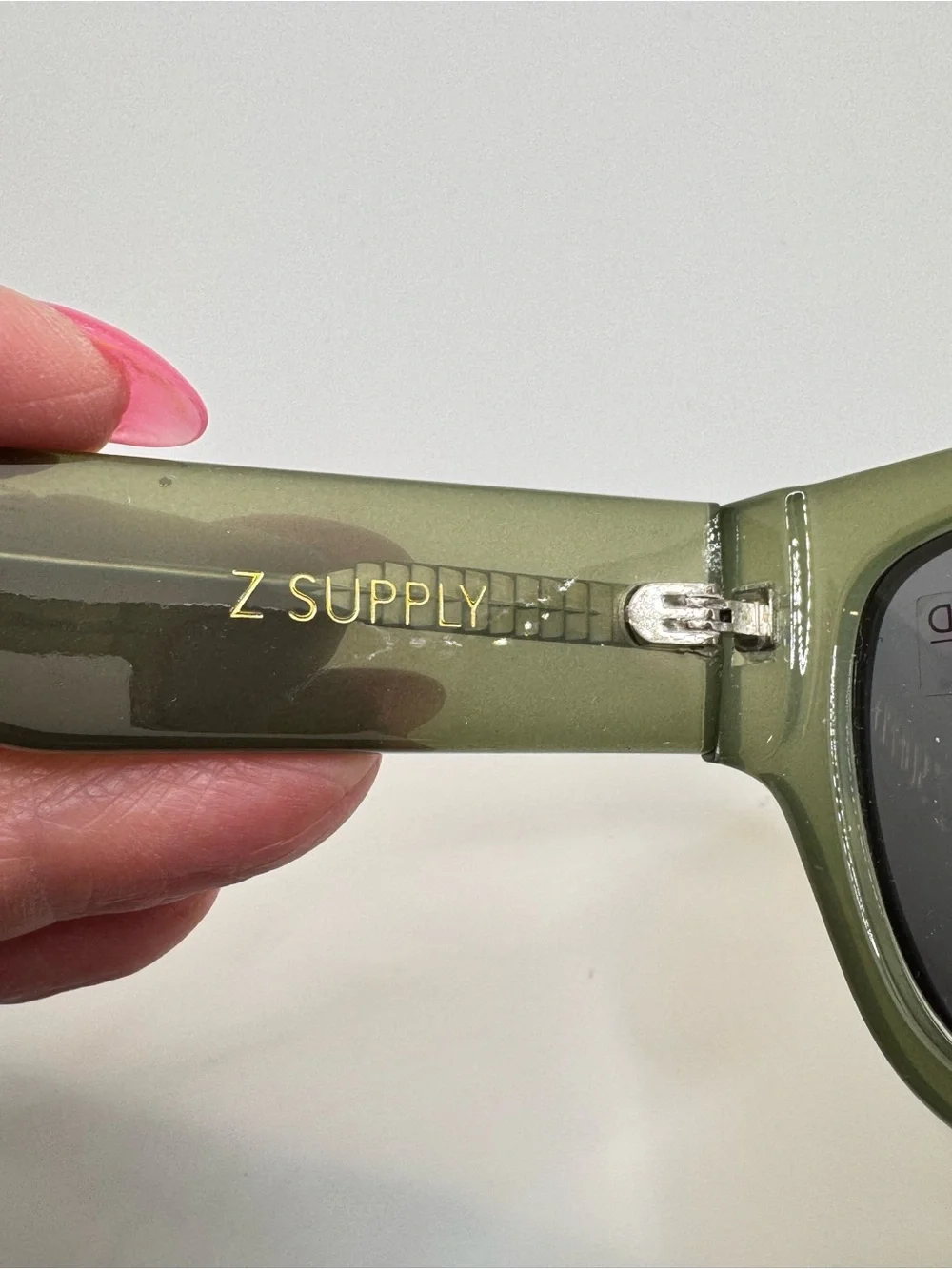 Z SUPPLY Women’s Olive Polarized Sunglasses NWT
